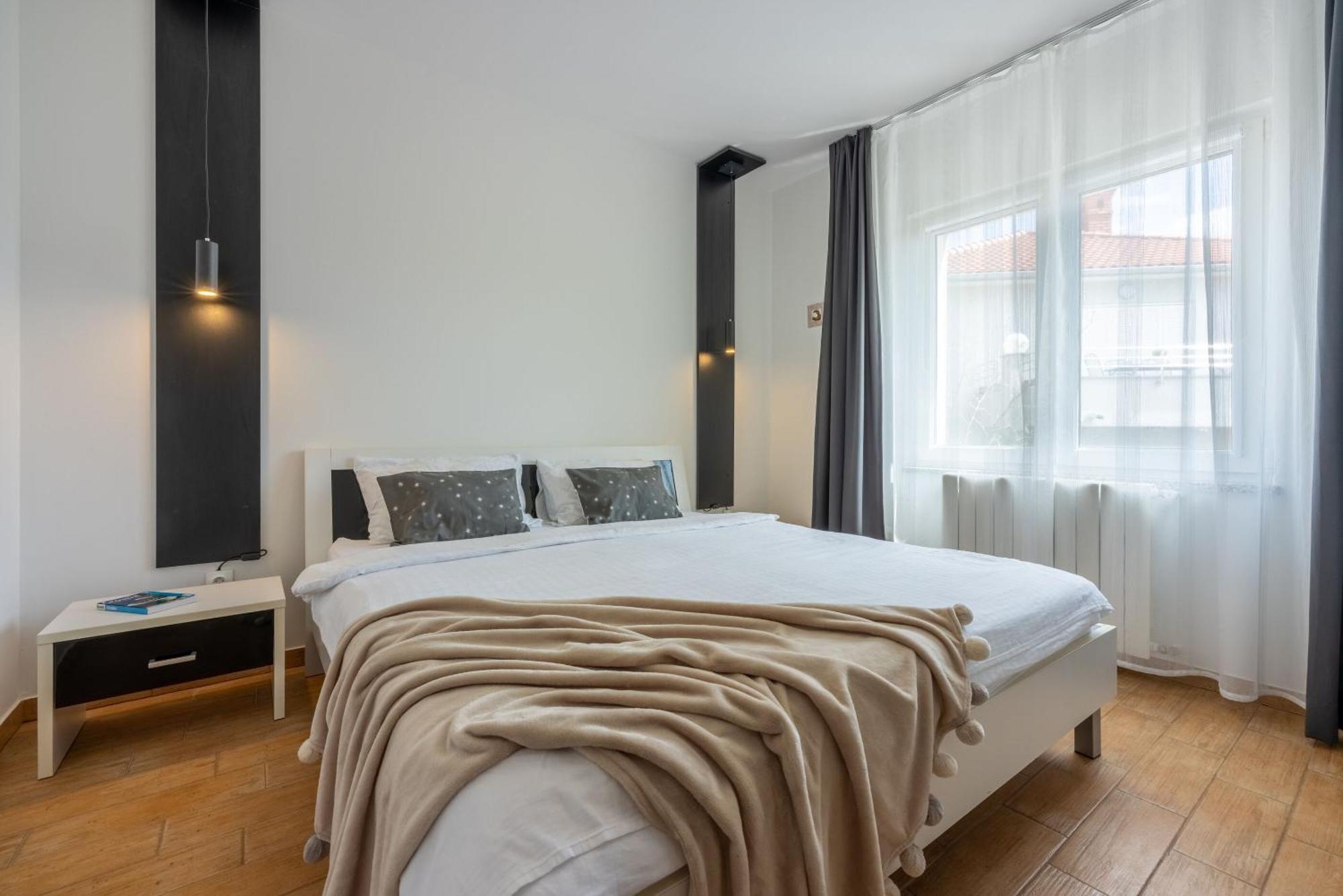Apartments Vesna มาลินสกา ภายนอก รูปภาพ